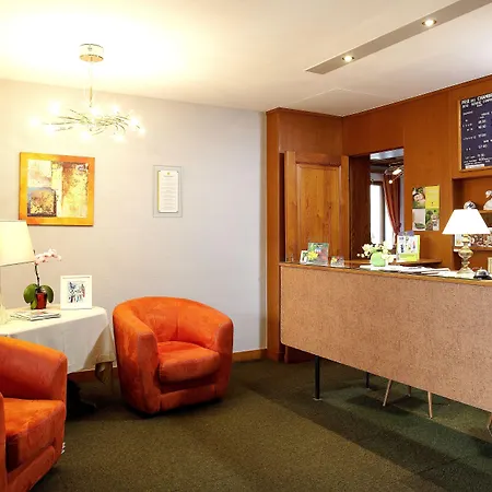 Logis Hotel-restaurant De La Poste Hotel 2*