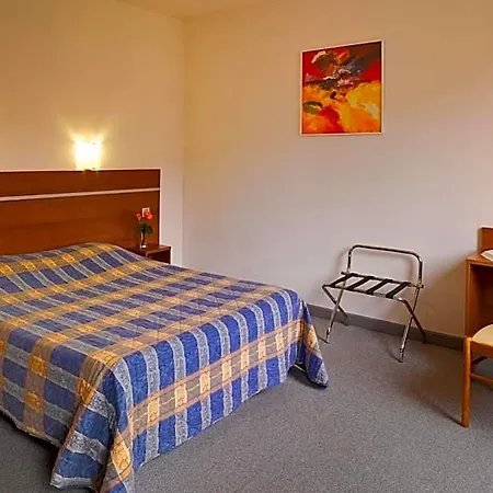 Logis Hotel-restaurant De La Poste 2*