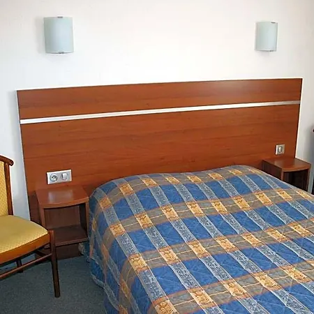 Logis Hotel-restaurant De La Poste Отель 2*
