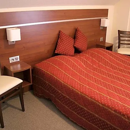 Logis Hotel-restaurant De La Poste Отель