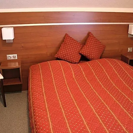 Logis Hotel-restaurant De La Poste Отель 2*