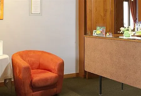 Hotel Logis Hotel-restaurant De La Poste 2*