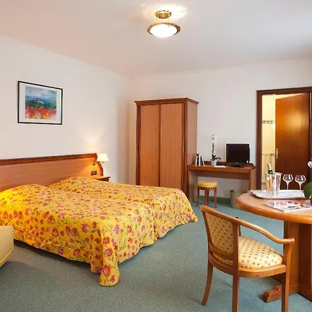 Logis Hotel-restaurant De La Poste Hotel Urmatt